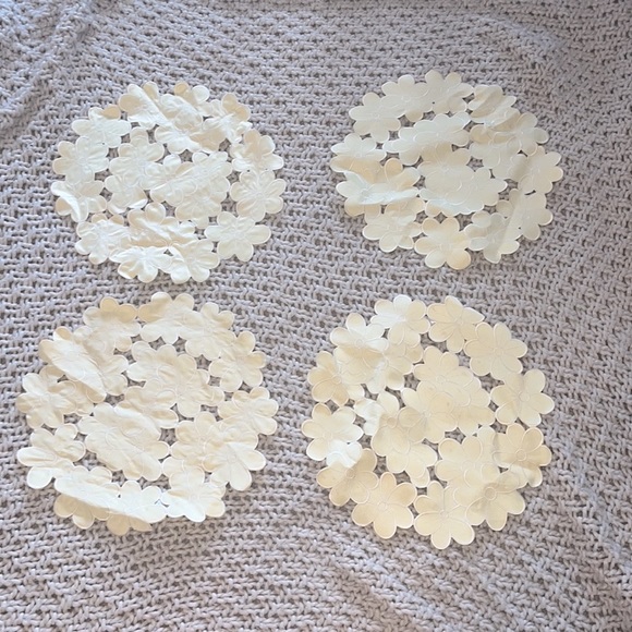 Flower Place Mats Set of 4 - Picture 2 of 2
